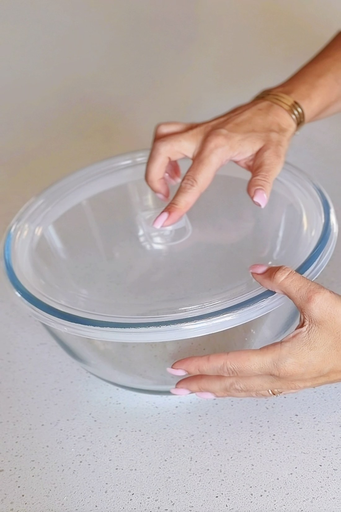 Large glass mixing bowl with a clear airtight lid
