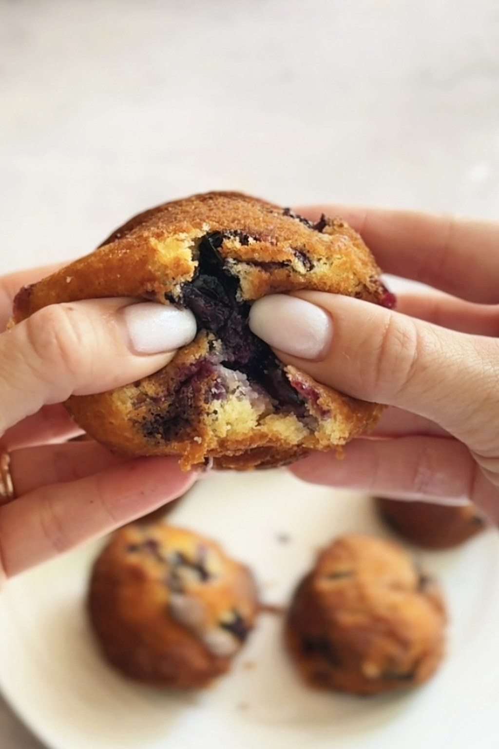 Blueberry Muffins with Cinnamon Streusel&nbsp;Topping