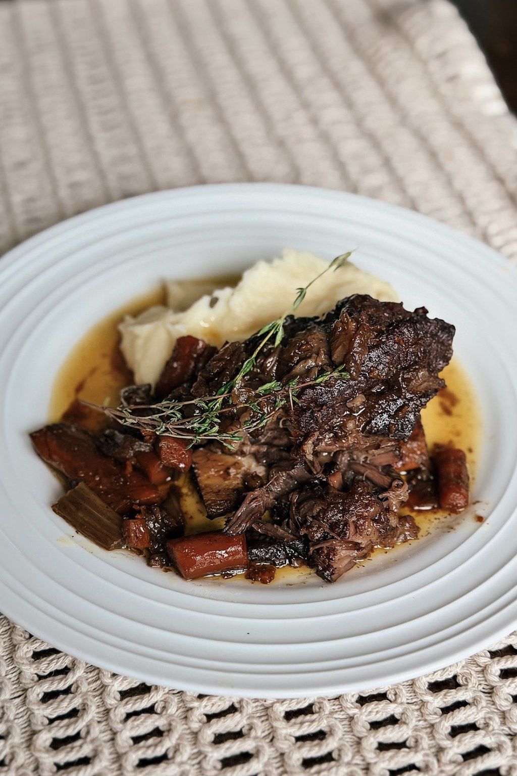 Pressure Cooker Short Ribs Braised in Red&nbsp;Wine